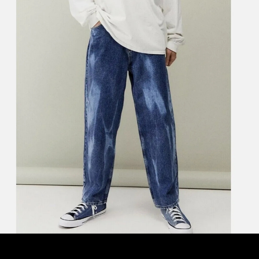 NWT BDG Urban Outfitters Tie Dye Staight Leg Jeans in Vintage Bow Blue 32/30
